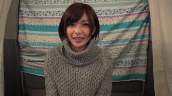 オナニーでムラっときた美女が男根を咥えこんで口内射精