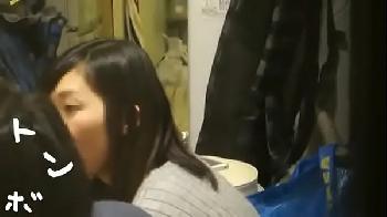 部屋から丸見え状態の清楚系女子大生を盗み撮り