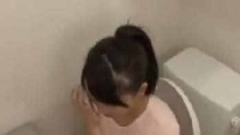 童顔巨乳マッサージ師に強制尿失禁させてペニス挿入する冷血男W