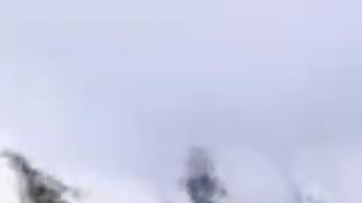 キリッとした目つきのショートヘア巨乳美女が献身的なフェラチオで口内発射