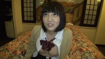 中年男について行ったら3Pする事になった援交女子校生