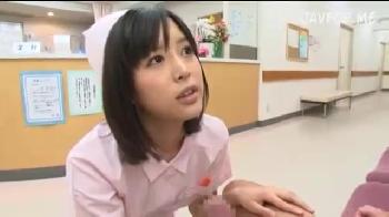 凄くキュートなクソビッチナースが患者の肉棒に跨がって性行為