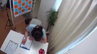 不感症でお悩みの素人人妻を解決すべく変態医師が中出し性交する荒治療W