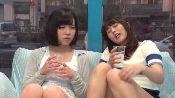 深酒で前後不覚になった素人女子大生がゴムなし肉棒を見せつけられ興奮して受け入れて複数人での性行為