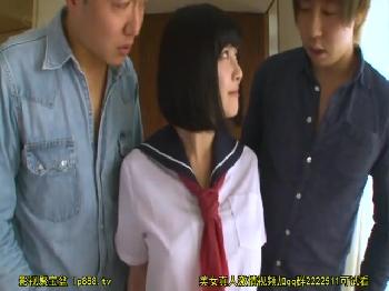 大好きな兄に跨がって乳房を揺らしながら性的頂点に達する妹