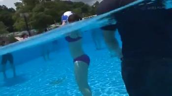 公共プールで遊んでいた巨乳娘が水中で挿入されガチオメコ直接射精を食らうW