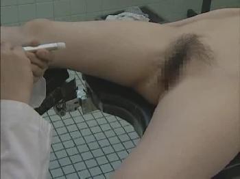 猥褻医者に睡眠薬を使われて眠らされ好きなように性的暴行されおまんこ直接射精を食らう人妻W