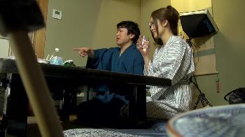 素人親子を巧みに口説いてナンパして温泉旅館へ→ママに猛アタックしてディープな性交