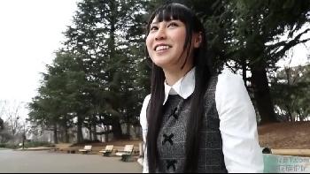 黒髪のお嬢様が初体験のナンパをされてウキウキしながら中出し姦