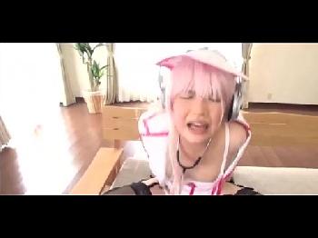アニメコスプレのパイパン美少女が唾液垂らしながら肛門射精で白目イキ