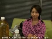 大量の聖水をマゾ男に飲ませて女王様気分で満足気なお姉さん