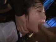 清楚な美少女女子校生が残虐男に監禁されてイラマチオ責めで喉奥に精液射精