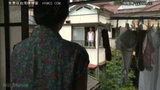 犯されたい願望が強すぎる人妻が近所の中年男を窓から官能的に誘い挿入させる