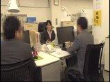 女性会社員がペニス突かれて潮吹きちらしてたのでそのまま中出し放出
