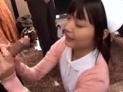 エロティックお姉さんがナースコスプレ姿で性に飢えた男達のペニスを続々舐めてごっくん