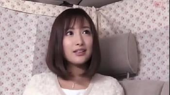 ナンパした若妻を車の中に誘って激し揺れるほどの密度の濃いハメ撮り