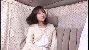 夫がいない間に他の男性と楽しむ白金に住むセレブ人妻