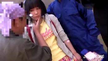 童顔の美少女が学校の帰りに襲われてしまい中出し