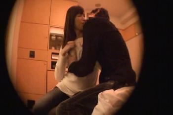 Mっぽい感じが漂うギャル娘が性的欲望が暴走男の言いなりになってハメ撮り顔面射精