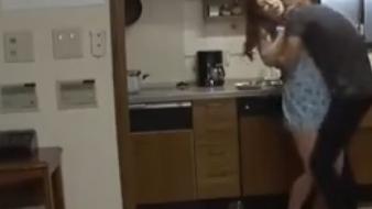 オナニーしても性的行為への欲求を解消できずムラっと興奮全開な美女に男性器を差し上げてみた