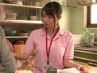 お世話が大好きだからって老人たちと乱交までする介護士