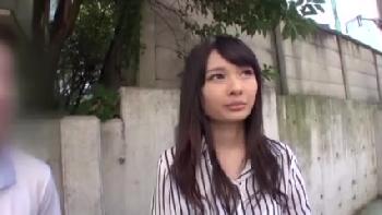 ナンパされた黒髪女子大生→子宮を突かれて絶叫潮吹き