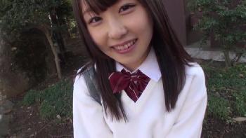 排卵日に真っ白な精液を流し込まれるとても綺麗な女子校生