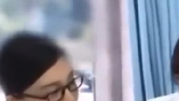 デブ気持ち悪い中年男のイチモツを優しく丹念にご奉仕してくれるメガネお姉さん