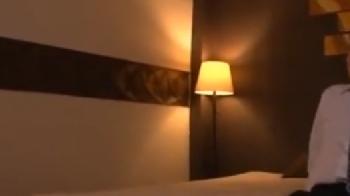 尻軽なギャル女子校生とホテルで痴漢プレーからの睦み合う性行為