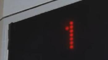 どういう訳かエレベーターに挟まれて脱出できない美少女女子校生を中出し性暴行