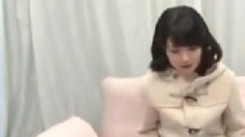 フル勃起した巨根を見せつけられてしまい辛抱できず食いついて中出し性交する素人娘