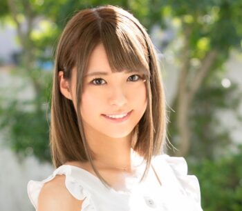 東條なつ｜爽やかで清潔感のある清楚な女子大生お嬢様のAVデビュー作