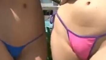 大人数の痴女集団に素人男性たちを投入して大乱交するとんでもエロ企画