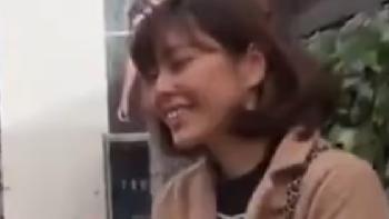 夫では納得がいく快感が得られずについにAVに応募して欲を満たす背徳人妻