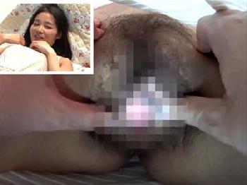 【マジックミラー号】マキシワンピースの三十路人妻二人がマッサージ体験中にペニ棒を挿入され悶絶絶頂!!