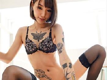 【佐藤エル】長身刺青痴女がマゾ男の精子を馬乗り騎乗位で強制搾精