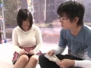 騎乗位で柔らか乳房と腰を揺らす爆乳女子大生が絶叫SEX