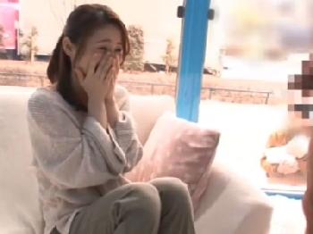 子持ちママに巨根見せつけ性的ムラっときた所を思う存分オメコ内射精