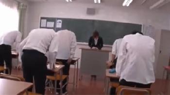 眼鏡がお似合いの女教師が男子生徒達の罠にかかって性行為され否応なく絶頂地獄