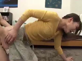 家事代行サービスで来たお姉さんの美尻で興奮!!即ズボで膣射中出し交尾