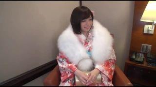 成人式が終わったタイミングで晴れ着姿の素人娘を捕まえて記念に即ズボ