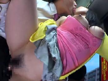 犯してくださいと言わんばかりのエロティックな格好の巨乳女をバス内で性的凌辱したらやっぱりスキモノだった