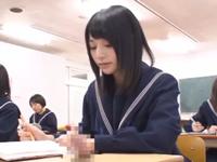 様々な男を口内性交して射精能力が優秀なペニスを探す変態娘たち