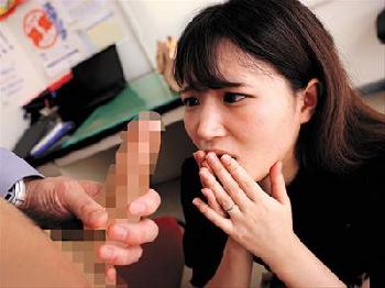 某スーパーの隠し取リ映像が流出!!20CM巨根店長に折檻されポルチオ絶頂した万引き妻達