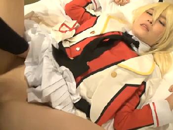 コスプレ美少女がパイパンヴァギナをガンガン突かれて恍惚絶頂連発する挿入撮りSEX