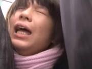 満員電車で美少女女子校生が痴漢される→次第に恐怖よりも快感が増して絶頂する