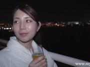 こんなに清楚で色白なとても綺麗な人妻でも性的欲求が溜まりまくって他人棒に手を出します