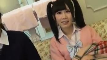 お友人と一緒なら怖くない!!？挿入撮り4PSEXにトライして昇天する美少女