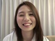 幸せに過ごしてそうなとても綺麗な人妻でも性的欲求が爆発寸前だそうで解消してあげました