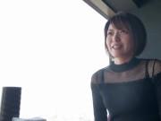 清楚なとても綺麗な人妻はAVを見て自分も同じ事をされたいと出演した